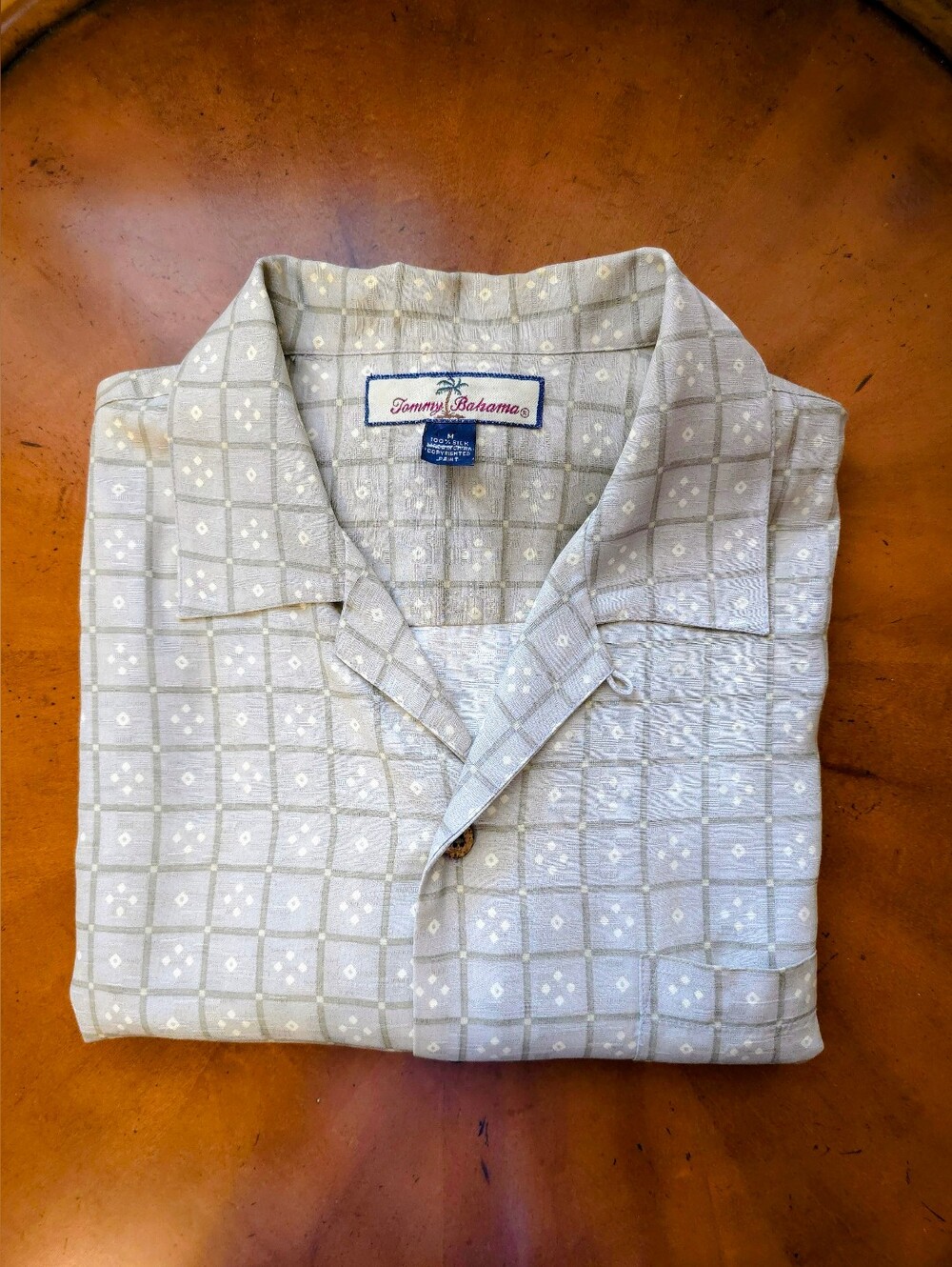 T. Bahama (M) Green/creme colored Silk Camp Shirt